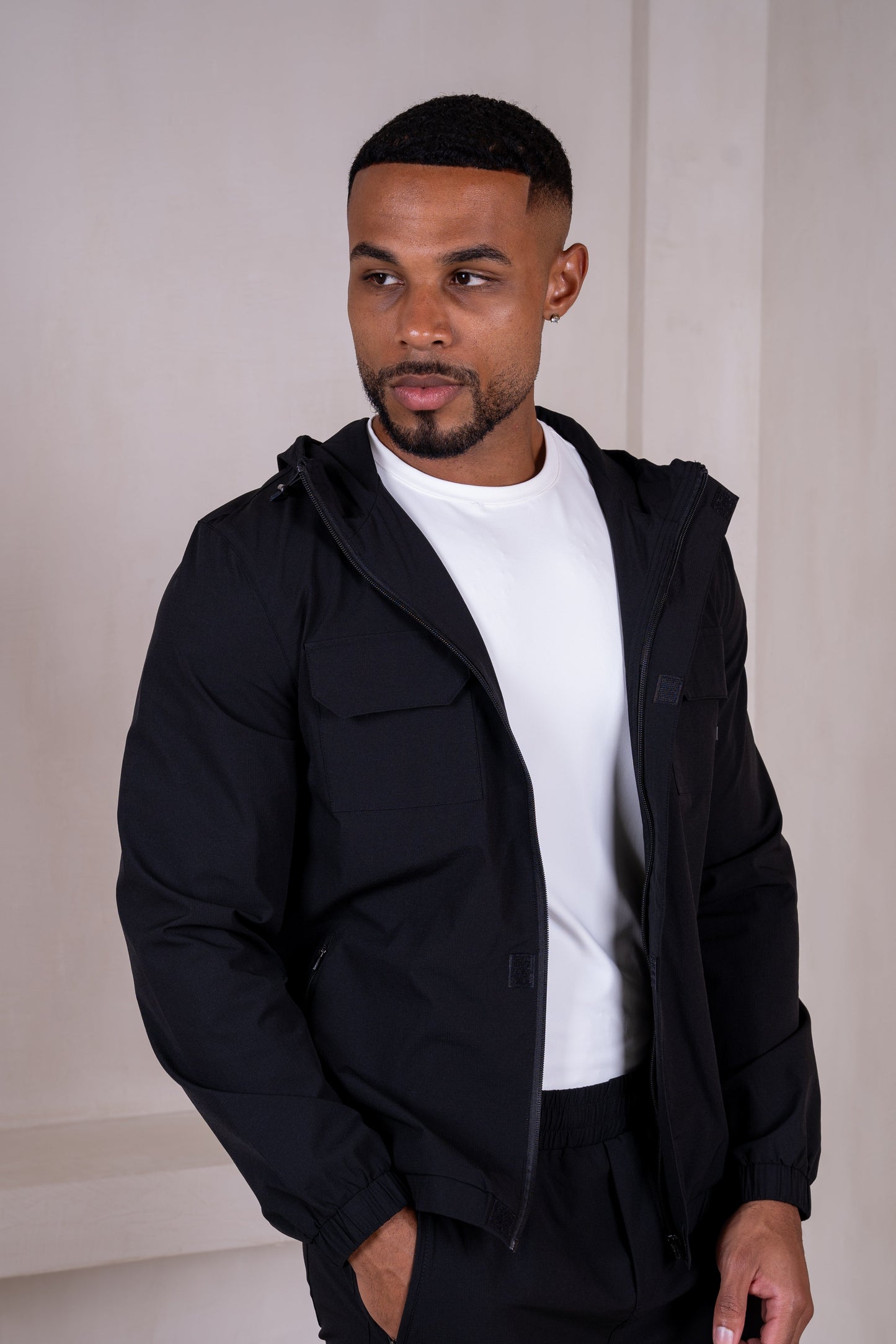 Technical V3 Cargo Windbreaker Jacket - Black