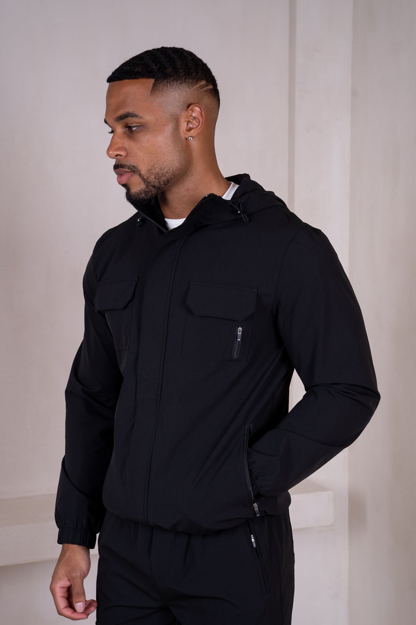 Technical V3 Cargo Windbreaker Jacket - Black