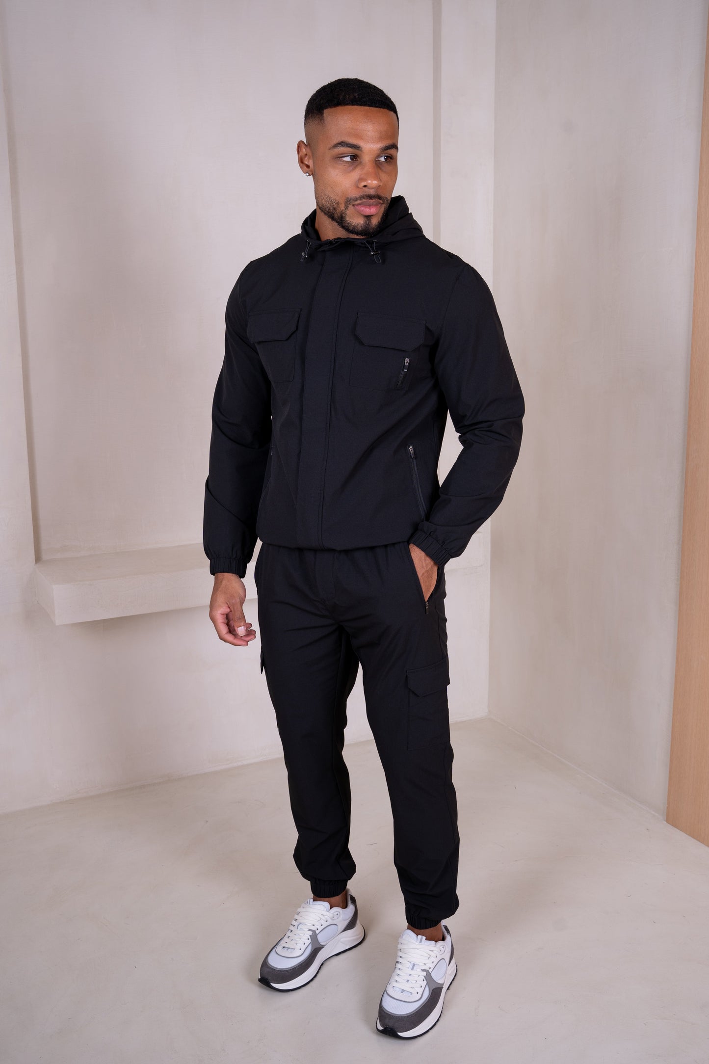 Technical V3 Cargo Windbreaker Jacket - Black
